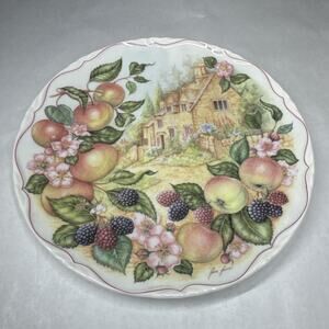Royal Albert Harvest Festival 'APPLE' Plate 8 3/8" Collector 1993 England Janes